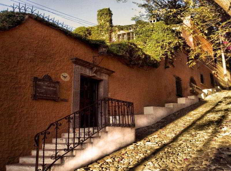 Bed and Breakfast Casa Liza Альенде Экстерьер фото