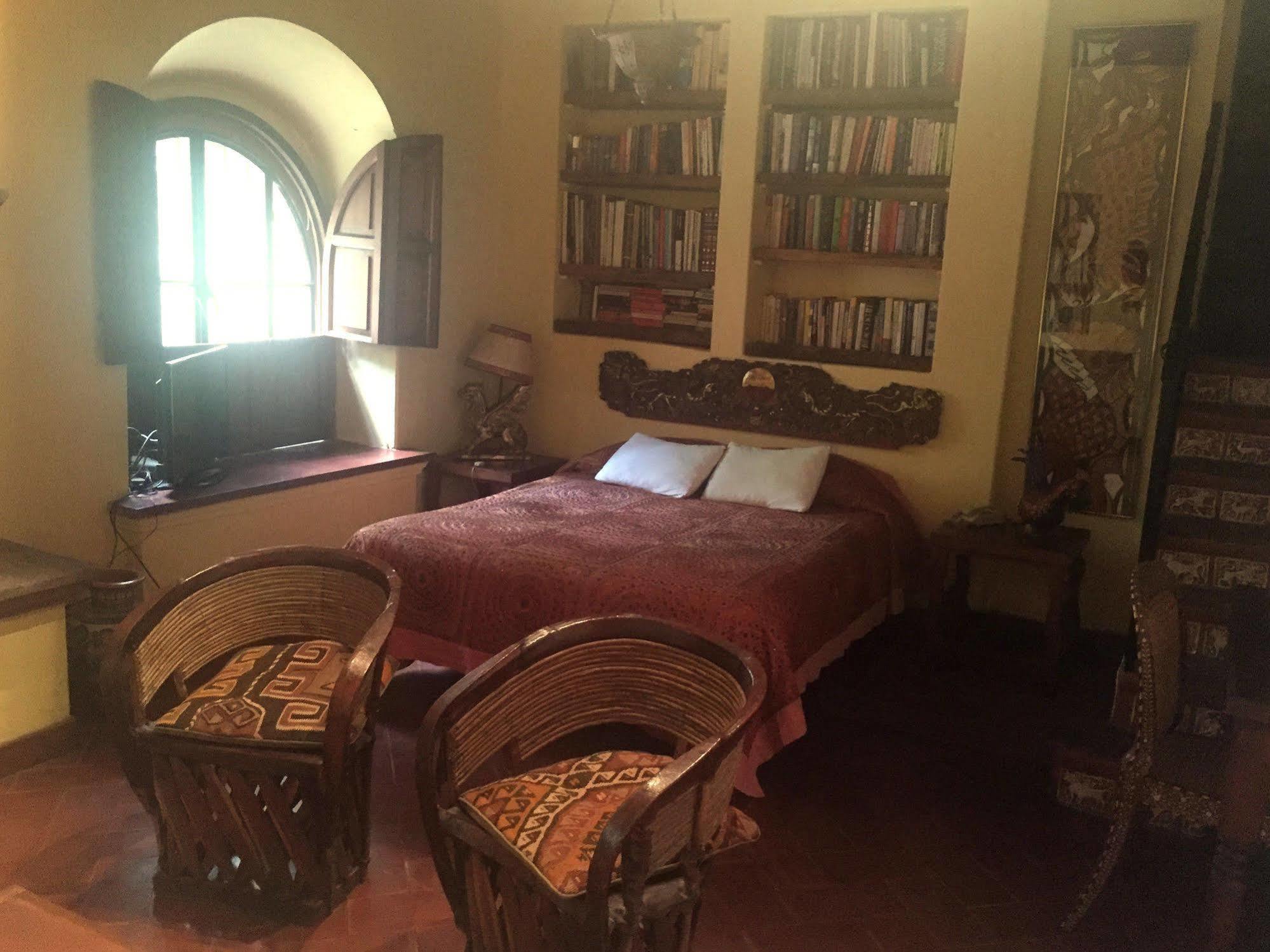 Bed and Breakfast Casa Liza Альенде Экстерьер фото