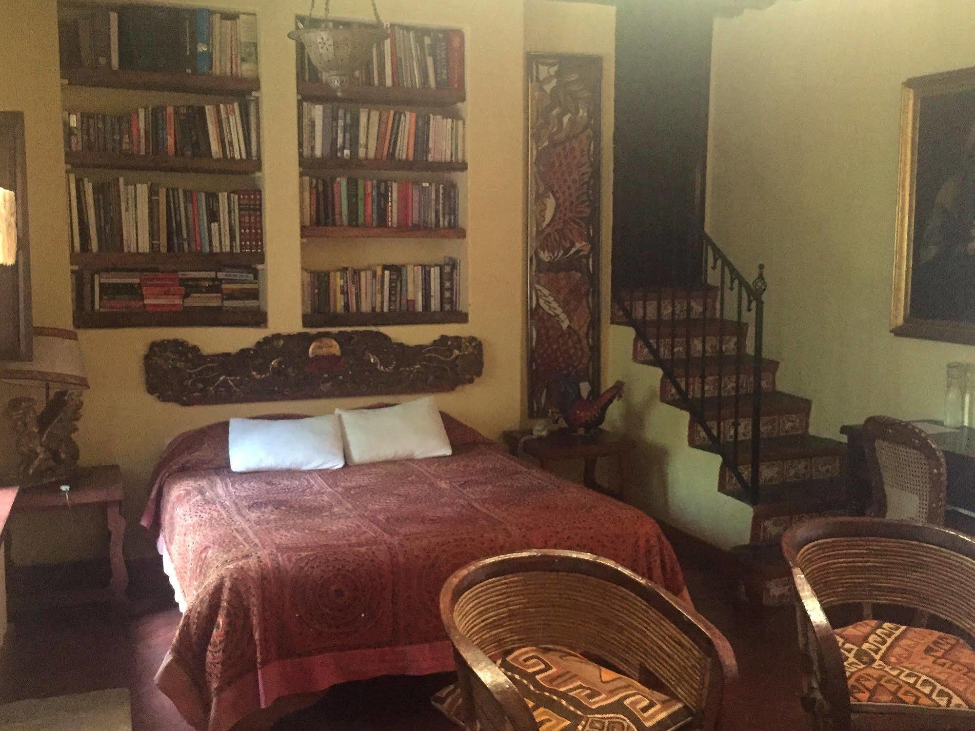Bed and Breakfast Casa Liza Альенде Экстерьер фото